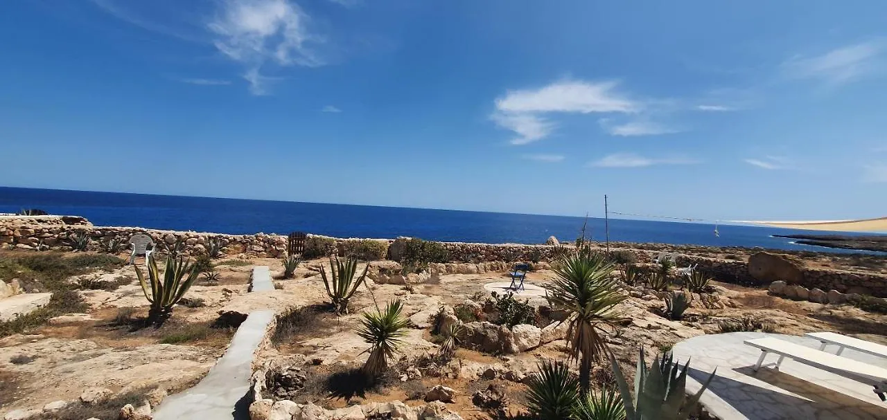 Dammusolevantelampedusa 0*, Lampedusa