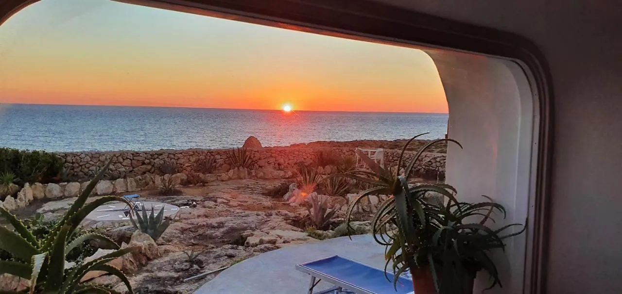 Dammusolevantelampedusa 0*, Lampedusa Italy