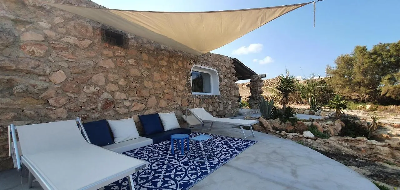Dammusolevantelampedusa 0*, Lampedusa