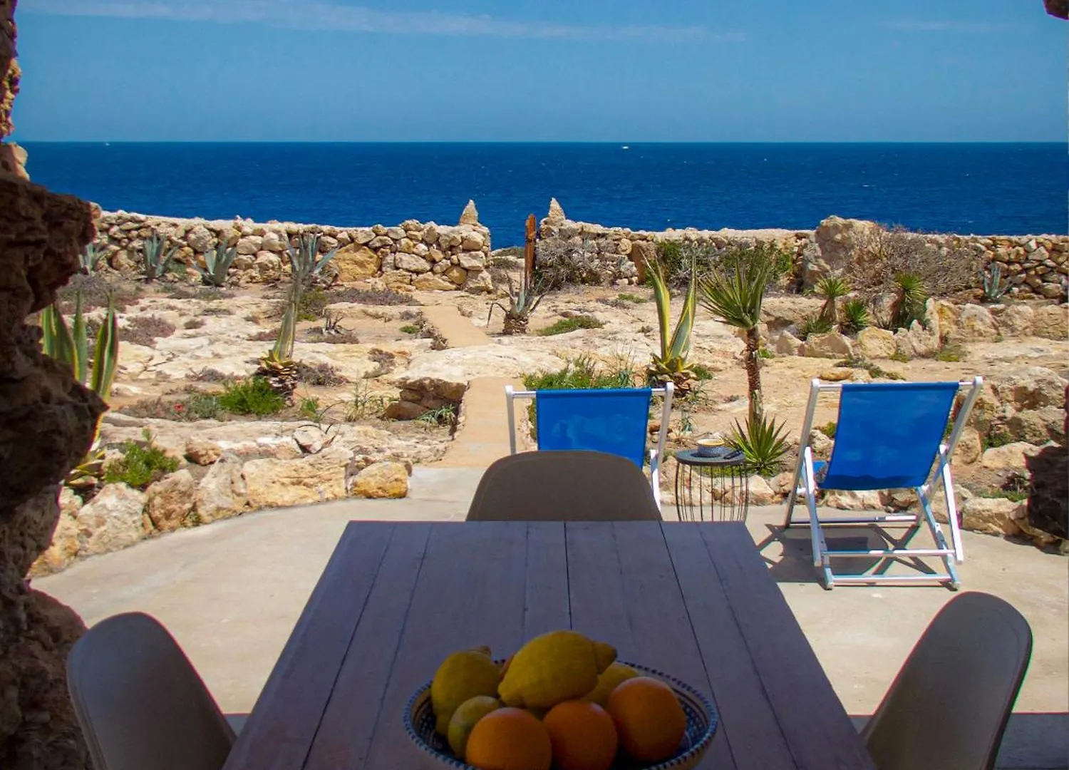 Dammusolevantelampedusa 0*, Lampedusa Italy